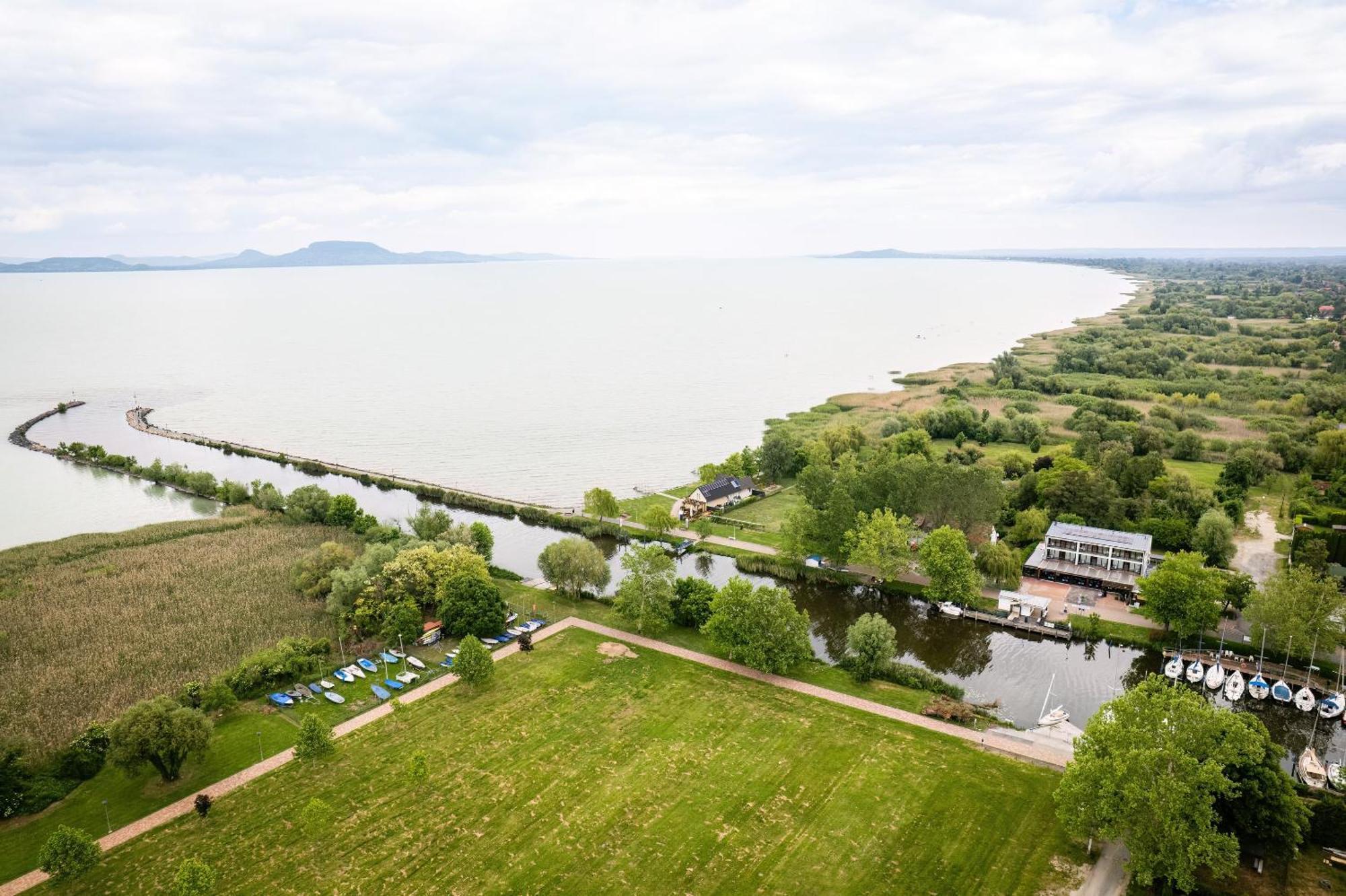 Port Etterem&Panzio Bed & Breakfast Balatonmáriafürdő Dış mekan fotoğraf