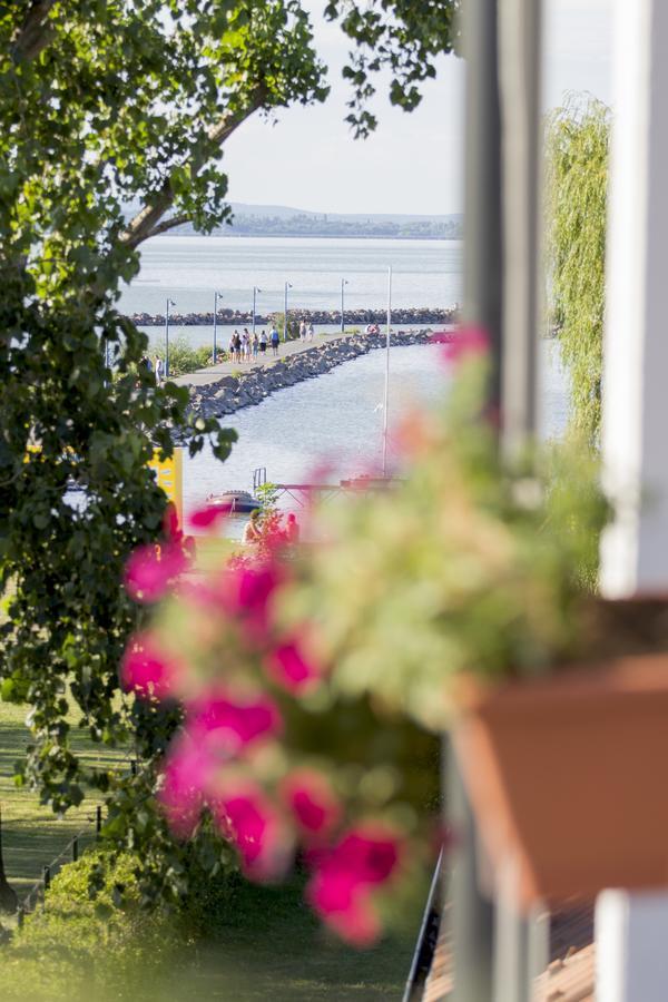 Port Etterem&Panzio Bed & Breakfast Balatonmáriafürdő Dış mekan fotoğraf
